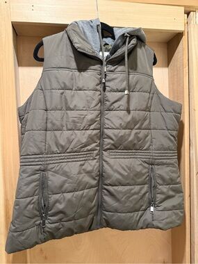 Maralyn & Me Olive Green Puffer Vest with Hood Size 1X